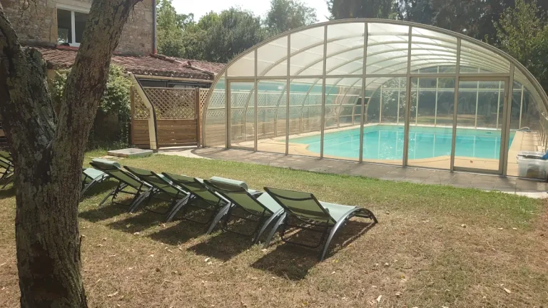 Gite Lot - Piscine couverte privative