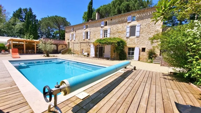 Gîte Lot - La Maison piscine privative 10 personnes